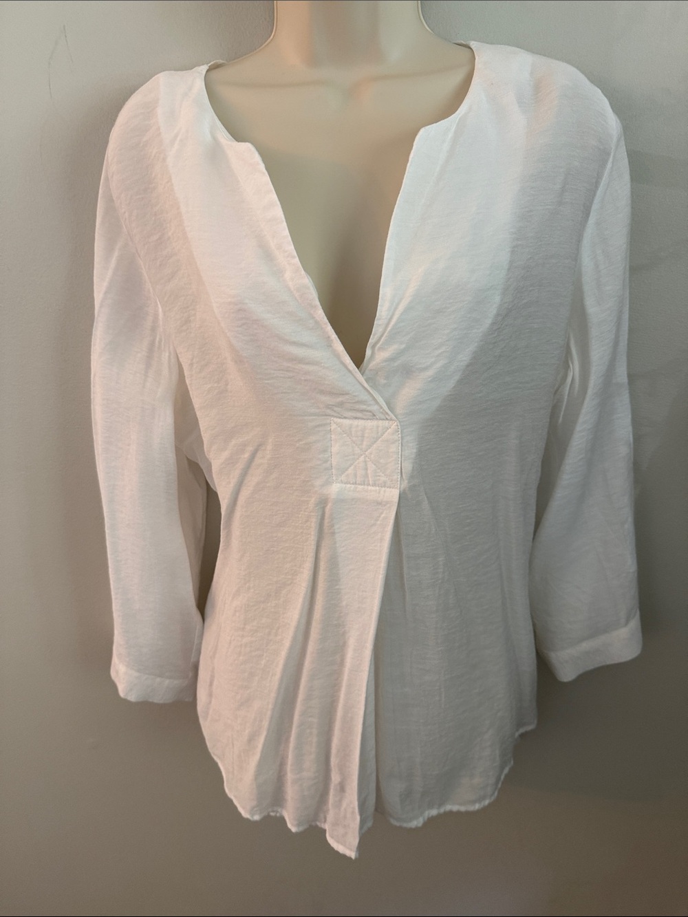 Soft Surroundings White V-Neck Pleated Blouse